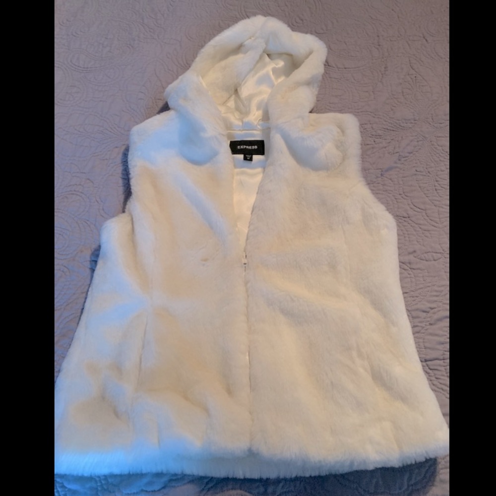 Express faux fur hooded vest medium